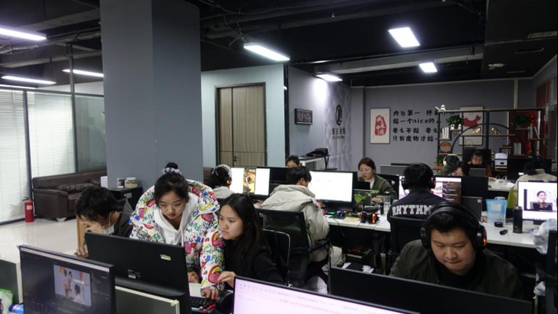 以下是一些在VI设计领域具有较高知名度和实力的品牌：