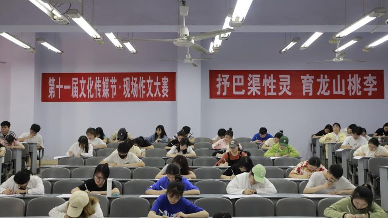 企业宣传片拍摄器材如何选？关键在于这几点**